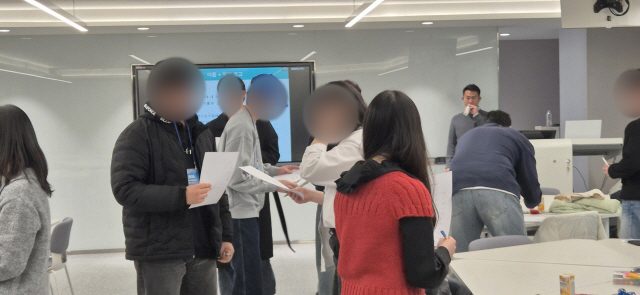 학교 교직원 대상 윤리적 의사결정 게이미피케이션 강의 기획 가치교육컨설팅 현장 사진
