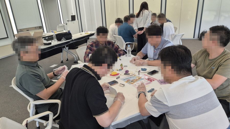 신규 입문교육에 적용하는 서비스 대응력 향상 팀빌딩 워크숍 설계 가치교육컨설팅 현장 사진